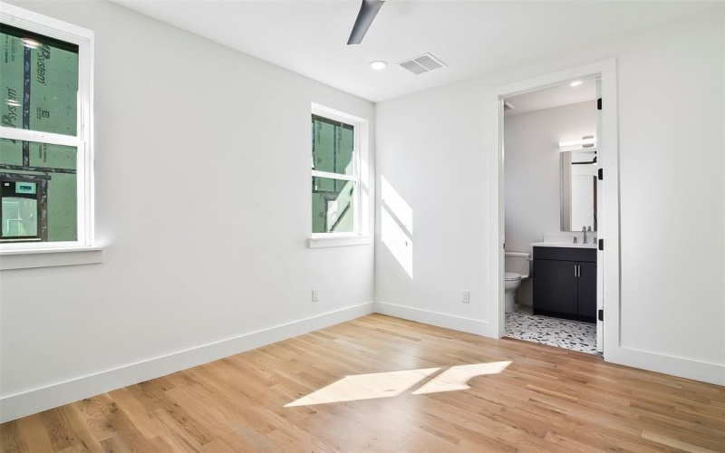 2908 Hawthorne Avenue #102, Dallas, TX 75219, 2 Bedrooms Bedrooms, ,2 BathroomsBathrooms,Residential,For Sale,2908 Hawthorne Avenue,20820996