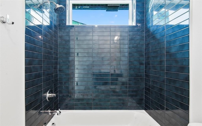2908 Hawthorne Avenue #102, Dallas, TX 75219, 2 Bedrooms Bedrooms, ,2 BathroomsBathrooms,Residential,For Sale,2908 Hawthorne Avenue,20820996