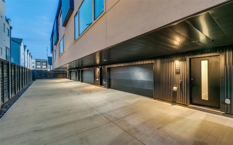 2908 Hawthorne Avenue #102, Dallas, TX 75219, 2 Bedrooms Bedrooms, ,2 BathroomsBathrooms,Residential,For Sale,2908 Hawthorne Avenue,20820996