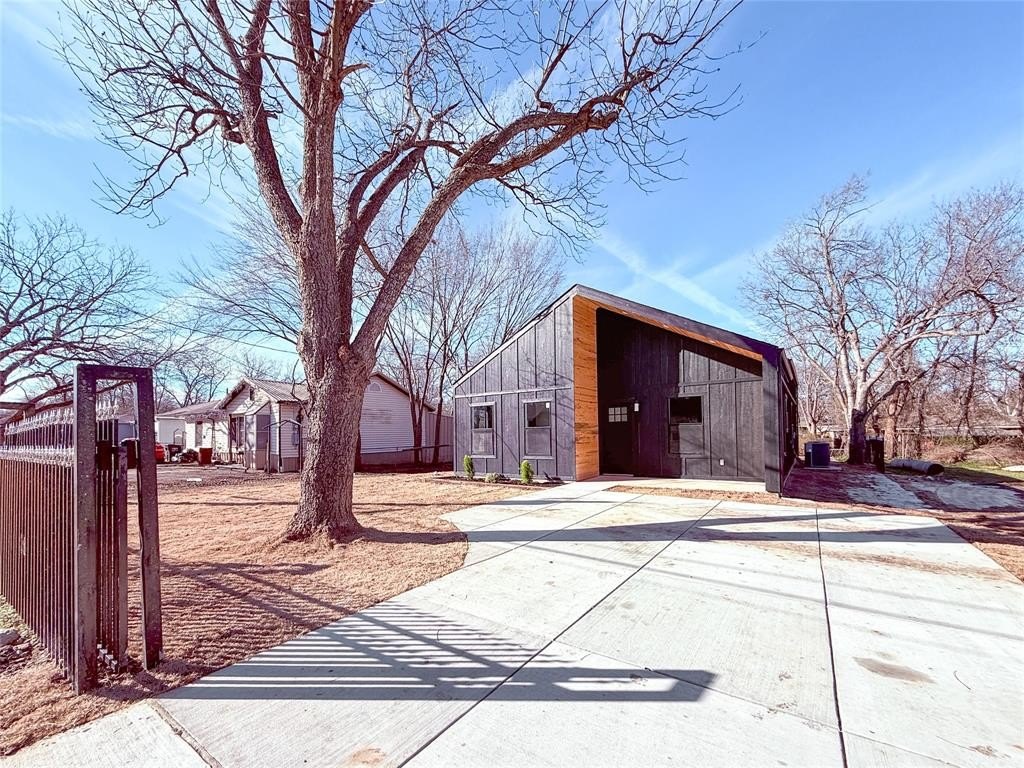 1900 Rosemary Street, Greenville, TX 75401, 3 Bedrooms Bedrooms, ,2 BathroomsBathrooms,Residential,For Sale,1900 Rosemary Street,20821330