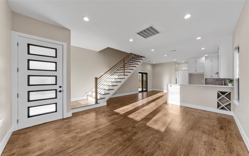 548 Faulk Street, Dallas, TX 75203, 3 Bedrooms Bedrooms, ,2 BathroomsBathrooms,Residential,For Sale,548 Faulk Street,20818194