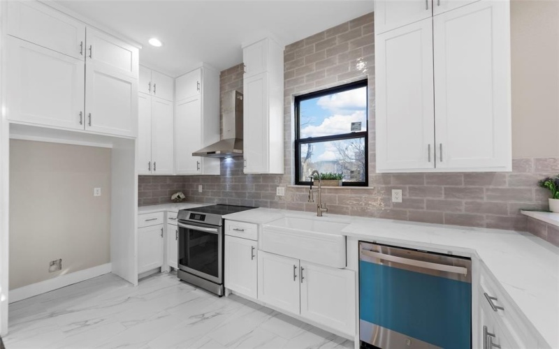 548 Faulk Street, Dallas, TX 75203, 3 Bedrooms Bedrooms, ,2 BathroomsBathrooms,Residential,For Sale,548 Faulk Street,20818194