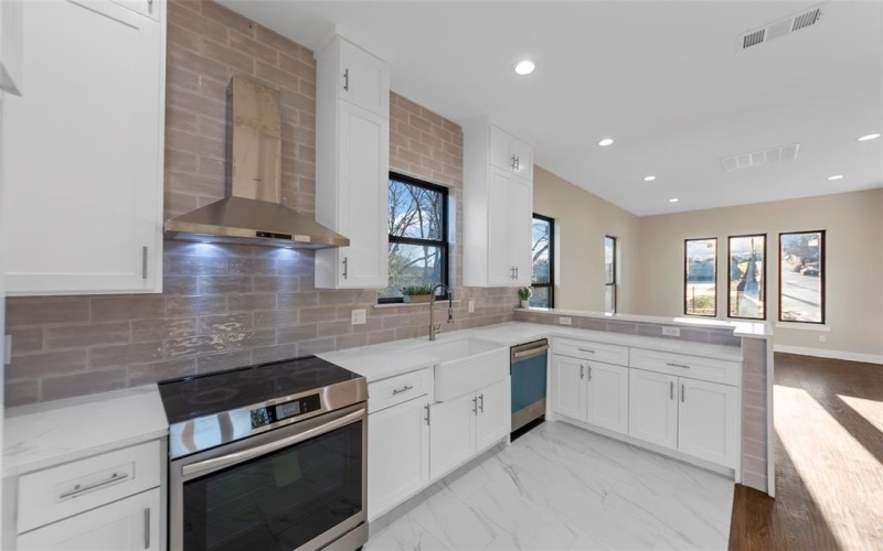 548 Faulk Street, Dallas, TX 75203, 3 Bedrooms Bedrooms, ,2 BathroomsBathrooms,Residential,For Sale,548 Faulk Street,20818194