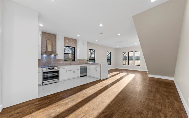 548 Faulk Street, Dallas, TX 75203, 3 Bedrooms Bedrooms, ,2 BathroomsBathrooms,Residential,For Sale,548 Faulk Street,20818194
