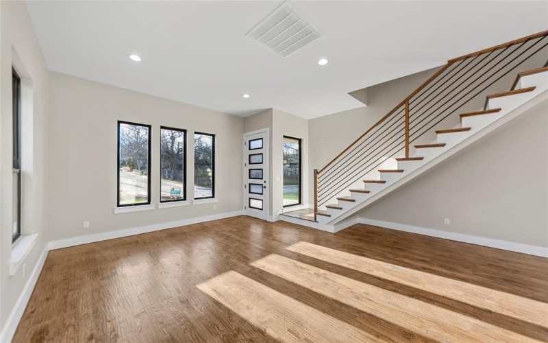 548 Faulk Street, Dallas, TX 75203, 3 Bedrooms Bedrooms, ,2 BathroomsBathrooms,Residential,For Sale,548 Faulk Street,20818194