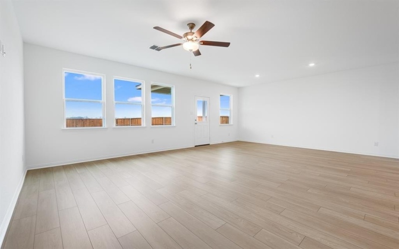 1117 Salado Street, Crandall, TX 75114, 5 Bedrooms Bedrooms, ,3 BathroomsBathrooms,Residential,For Sale,1117 Salado Street,20825293