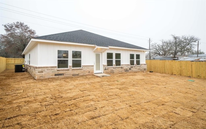 5912 Tin Top Highway, Granbury, TX 76048, 3 Bedrooms Bedrooms, ,2 BathroomsBathrooms,Residential,For Sale,5912 Tin Top Highway,20825602