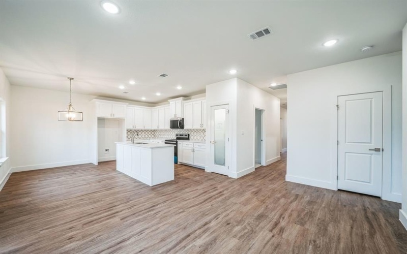5912 Tin Top Highway, Granbury, TX 76048, 3 Bedrooms Bedrooms, ,2 BathroomsBathrooms,Residential,For Sale,5912 Tin Top Highway,20825602