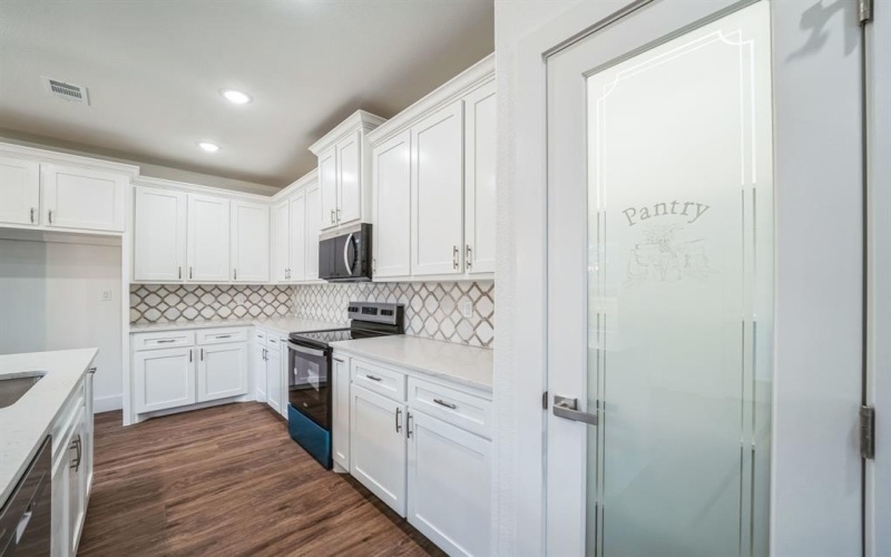 5912 Tin Top Highway, Granbury, TX 76048, 3 Bedrooms Bedrooms, ,2 BathroomsBathrooms,Residential,For Sale,5912 Tin Top Highway,20825602