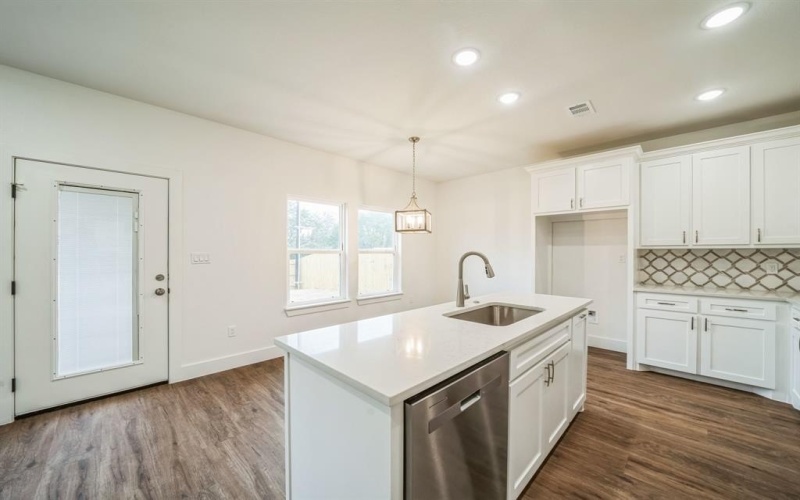 5912 Tin Top Highway, Granbury, TX 76048, 3 Bedrooms Bedrooms, ,2 BathroomsBathrooms,Residential,For Sale,5912 Tin Top Highway,20825602