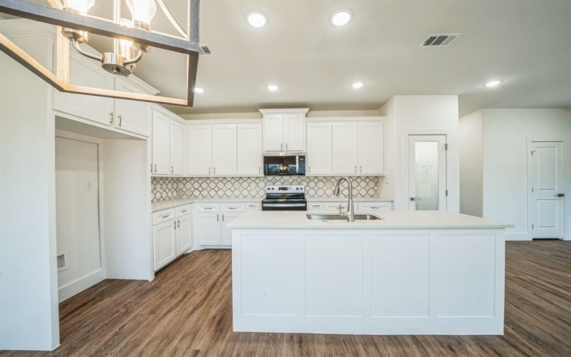5912 Tin Top Highway, Granbury, TX 76048, 3 Bedrooms Bedrooms, ,2 BathroomsBathrooms,Residential,For Sale,5912 Tin Top Highway,20825602