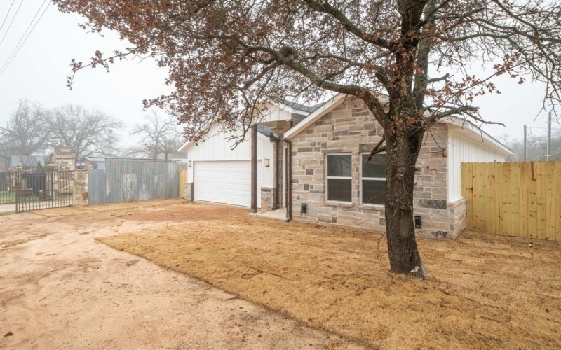 5912 Tin Top Highway, Granbury, TX 76048, 3 Bedrooms Bedrooms, ,2 BathroomsBathrooms,Residential,For Sale,5912 Tin Top Highway,20825602