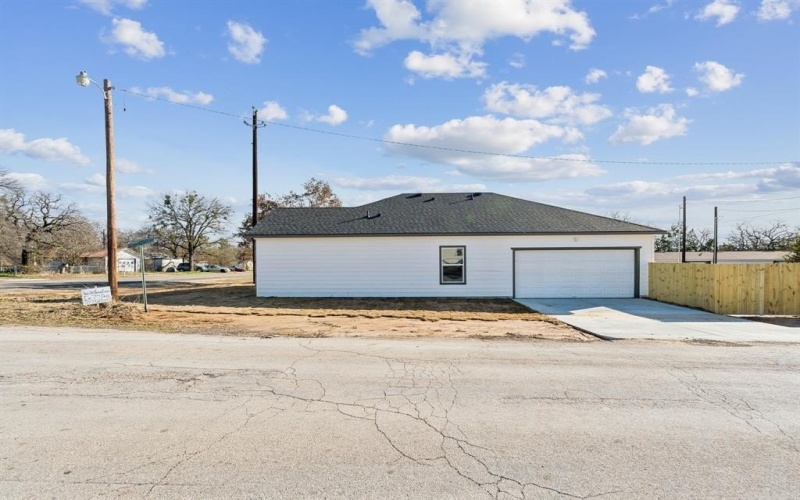 5914 Tin Top Highway, Granbury, TX 76048, 3 Bedrooms Bedrooms, ,2 BathroomsBathrooms,Residential,For Sale,5914 Tin Top Highway,20825619