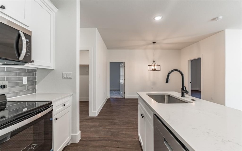 5914 Tin Top Highway, Granbury, TX 76048, 3 Bedrooms Bedrooms, ,2 BathroomsBathrooms,Residential,For Sale,5914 Tin Top Highway,20825619