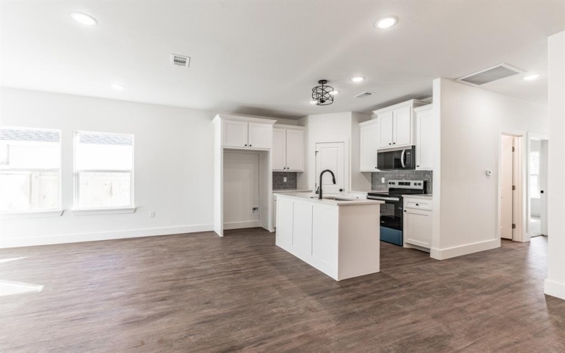5914 Tin Top Highway, Granbury, TX 76048, 3 Bedrooms Bedrooms, ,2 BathroomsBathrooms,Residential,For Sale,5914 Tin Top Highway,20825619