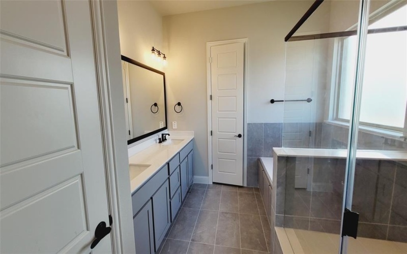 6831 Hayes Road, Midlothian, TX 76065, 5 Bedrooms Bedrooms, ,3 BathroomsBathrooms,Residential,For Sale,6831 Hayes Road,20826008