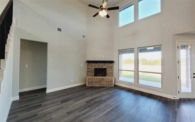 6831 Hayes Road, Midlothian, TX 76065, 5 Bedrooms Bedrooms, ,3 BathroomsBathrooms,Residential,For Sale,6831 Hayes Road,20826008