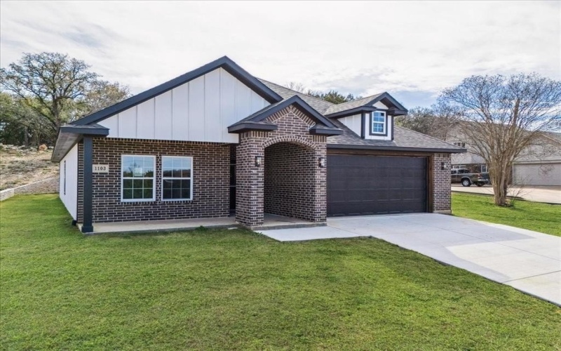 1103 Bandera Trail, Granbury, TX 76048, 3 Bedrooms Bedrooms, ,2 BathroomsBathrooms,Residential,For Sale,1103 Bandera Trail,20822857