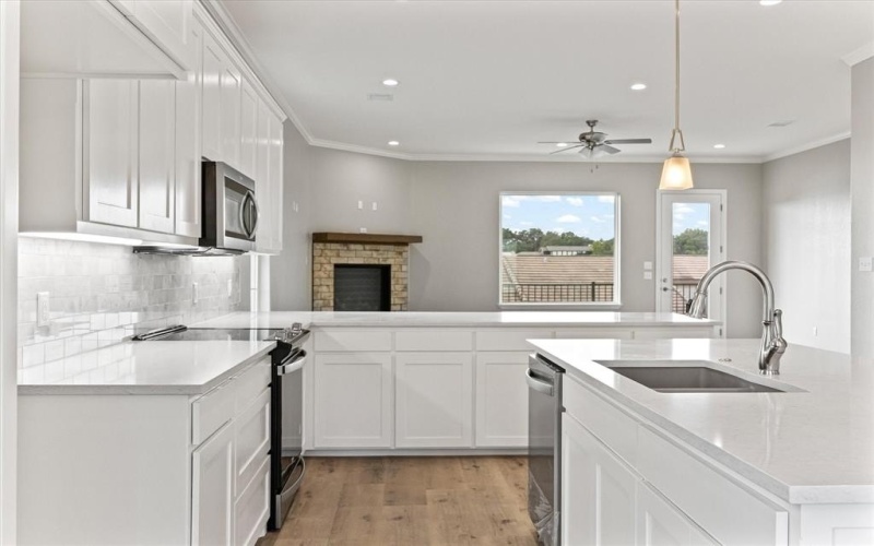 5128 Country Club, Granbury, TX 76049, 4 Bedrooms Bedrooms, ,3 BathroomsBathrooms,Residential,For Sale,5128 Country Club,20823303
