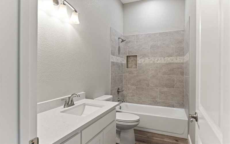 5128 Country Club, Granbury, TX 76049, 4 Bedrooms Bedrooms, ,3 BathroomsBathrooms,Residential,For Sale,5128 Country Club,20823303