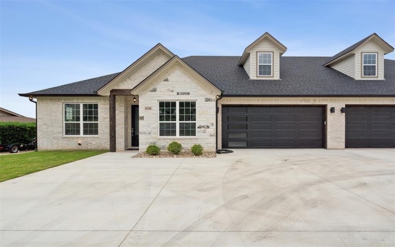 5128 Country Club, Granbury, TX 76049, 4 Bedrooms Bedrooms, ,3 BathroomsBathrooms,Residential,For Sale,5128 Country Club,20823303