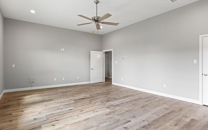 5128 Country Club, Granbury, TX 76049, 4 Bedrooms Bedrooms, ,3 BathroomsBathrooms,Residential,For Sale,5128 Country Club,20823303