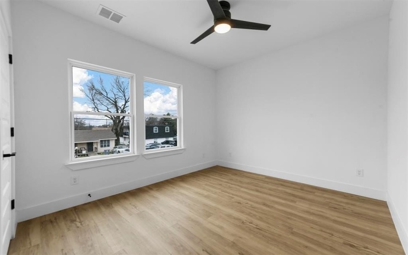 4519 Metropolitan Avenue, Dallas, TX 75210, 4 Habitaciones Habitaciones , ,2 BañosBaños,Residential,En Venta,4519 Metropolitan Avenue,20823505