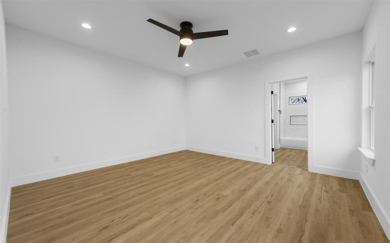 4519 Metropolitan Avenue, Dallas, TX 75210, 4 Habitaciones Habitaciones , ,2 BañosBaños,Residential,En Venta,4519 Metropolitan Avenue,20823505