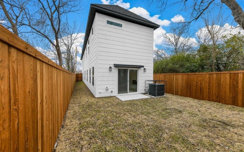 4519 Metropolitan Avenue, Dallas, TX 75210, 4 Habitaciones Habitaciones , ,2 BañosBaños,Residential,En Venta,4519 Metropolitan Avenue,20823505