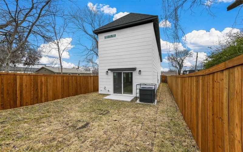 4519 Metropolitan Avenue, Dallas, TX 75210, 4 Habitaciones Habitaciones , ,2 BañosBaños,Residential,En Venta,4519 Metropolitan Avenue,20823505
