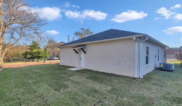 602 N Bois D Arc Avenue, Tyler, TX 75702, 3 Bedrooms Bedrooms, ,2 BathroomsBathrooms,Residential,For Sale,602 N Bois D Arc Avenue,20823686