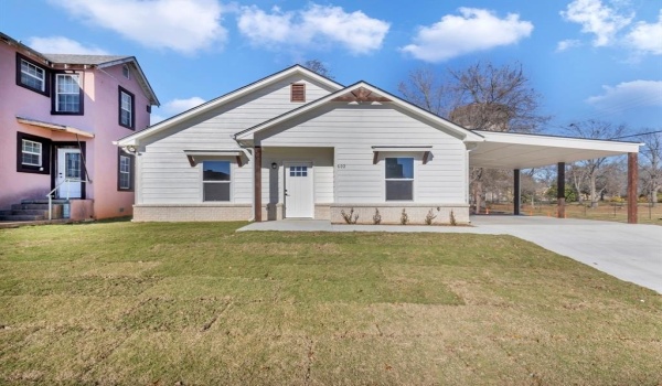 602 N Bois D Arc Avenue, Tyler, TX 75702, 3 Bedrooms Bedrooms, ,2 BathroomsBathrooms,Residential,For Sale,602 N Bois D Arc Avenue,20823686