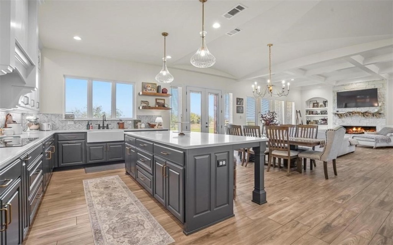 428 Royal Santana Run, Weatherford, TX 76087, 6 Bedrooms Bedrooms, ,5 BathroomsBathrooms,Residential,For Sale,428 Royal Santana Run,20823750