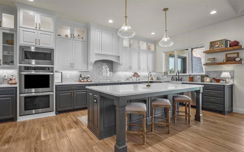 428 Royal Santana Run, Weatherford, TX 76087, 6 Bedrooms Bedrooms, ,5 BathroomsBathrooms,Residential,For Sale,428 Royal Santana Run,20823750
