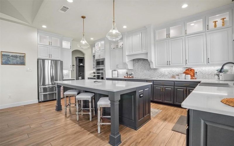 428 Royal Santana Run, Weatherford, TX 76087, 6 Bedrooms Bedrooms, ,5 BathroomsBathrooms,Residential,For Sale,428 Royal Santana Run,20823750