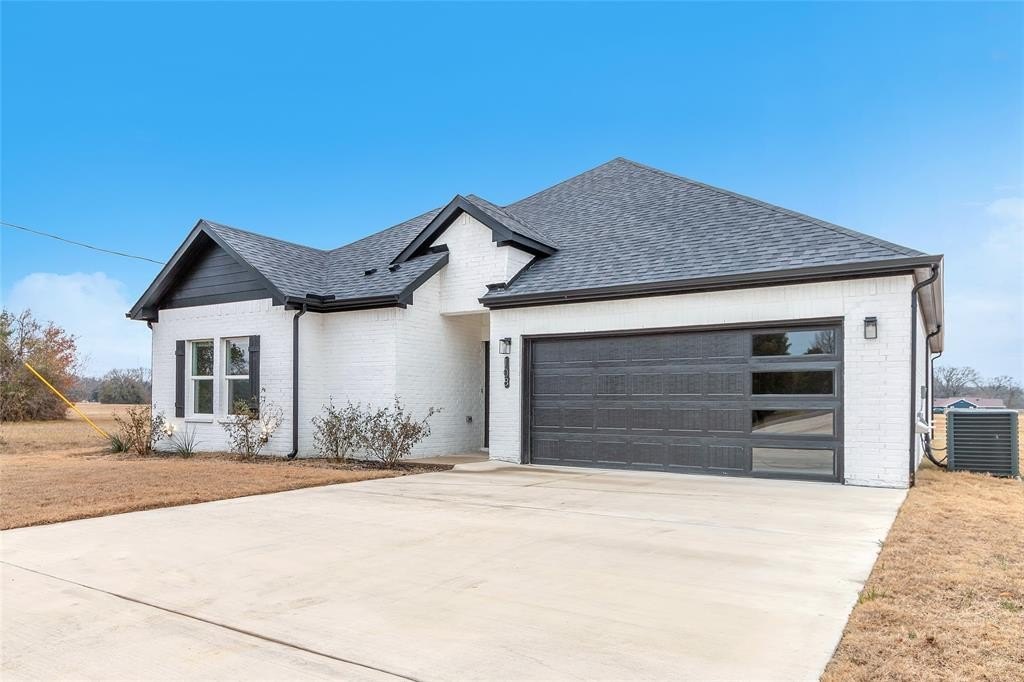 108 Oakdale Road, Trinidad, TX 75163, 3 Bedrooms Bedrooms, ,2 BathroomsBathrooms,Residential,For Sale,108 Oakdale Road,20823871