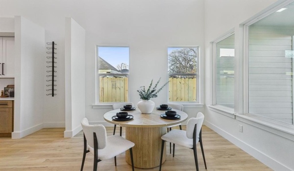 4215 Canada Drive, Dallas, TX 75212, 4 Bedrooms Bedrooms, ,3 BathroomsBathrooms,Residential,For Sale,4215 Canada Drive,20824807