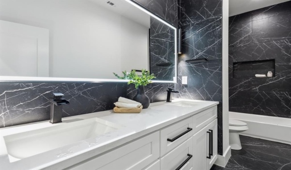 4215 Canada Drive, Dallas, TX 75212, 4 Bedrooms Bedrooms, ,3 BathroomsBathrooms,Residential,For Sale,4215 Canada Drive,20824807