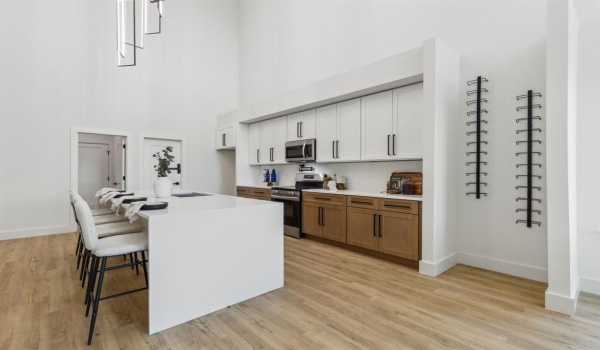 4215 Canada Drive, Dallas, TX 75212, 4 Bedrooms Bedrooms, ,3 BathroomsBathrooms,Residential,For Sale,4215 Canada Drive,20824807