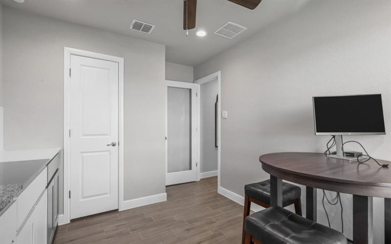 1401 SPEERS Drive, Mansfield, TX 76063, 4 Habitaciones Habitaciones , ,2 BañosBaños,Residential,En Venta,1401 SPEERS Drive,20824900