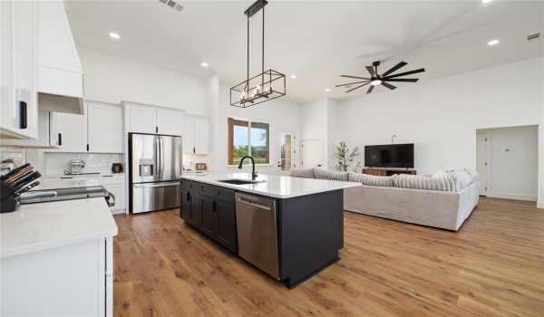 7702 Feather Bay Blvd Boulevard, Brownwood, TX 76801, 3 Bedrooms Bedrooms, ,2 BathroomsBathrooms,Residential,For Sale,7702 Feather Bay Blvd Boulevard,20828671