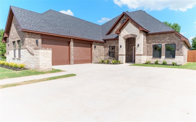 2013 Parker Place, Corsicana, TX 75110, 4 Habitaciones Habitaciones , ,2 BañosBaños,Residential,En Venta,2013 Parker Place,20829456