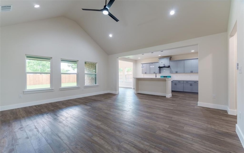 2013 Parker Place, Corsicana, TX 75110, 4 Habitaciones Habitaciones , ,2 BañosBaños,Residential,En Venta,2013 Parker Place,20829456