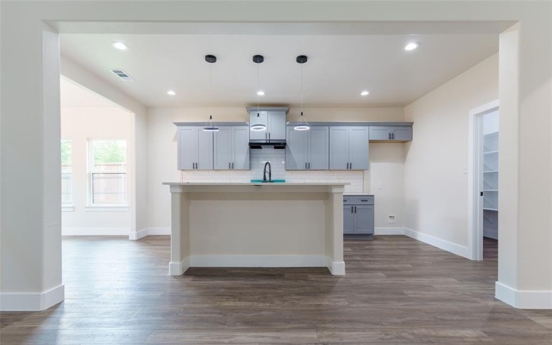2013 Parker Place, Corsicana, TX 75110, 4 Habitaciones Habitaciones , ,2 BañosBaños,Residential,En Venta,2013 Parker Place,20829456