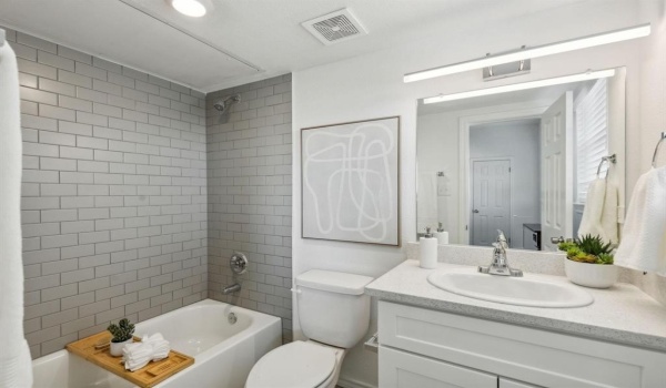 11222 Park Central Place #D, Dallas, TX 75230, 2 Bedrooms Bedrooms, ,2 BathroomsBathrooms,Residential,For Sale,11222 Park Central Place,20826642