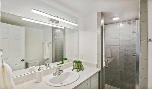 11222 Park Central Place #D, Dallas, TX 75230, 2 Bedrooms Bedrooms, ,2 BathroomsBathrooms,Residential,For Sale,11222 Park Central Place,20826642
