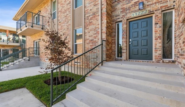 11222 Park Central Place #D, Dallas, TX 75230, 2 Bedrooms Bedrooms, ,2 BathroomsBathrooms,Residential,For Sale,11222 Park Central Place,20826642
