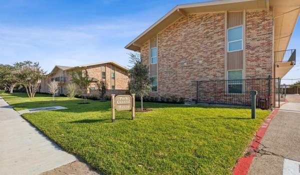 11222 Park Central Place #D, Dallas, TX 75230, 2 Bedrooms Bedrooms, ,2 BathroomsBathrooms,Residential,For Sale,11222 Park Central Place,20826642