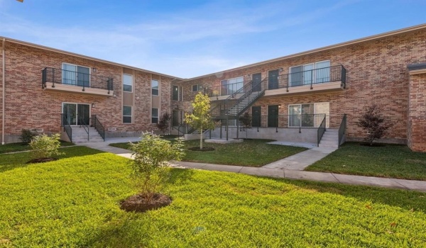 11222 Park Central Place #D, Dallas, TX 75230, 2 Bedrooms Bedrooms, ,2 BathroomsBathrooms,Residential,For Sale,11222 Park Central Place,20826642