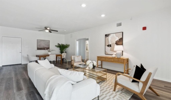 11222 Park Central Place #D, Dallas, TX 75230, 2 Bedrooms Bedrooms, ,2 BathroomsBathrooms,Residential,For Sale,11222 Park Central Place,20826642